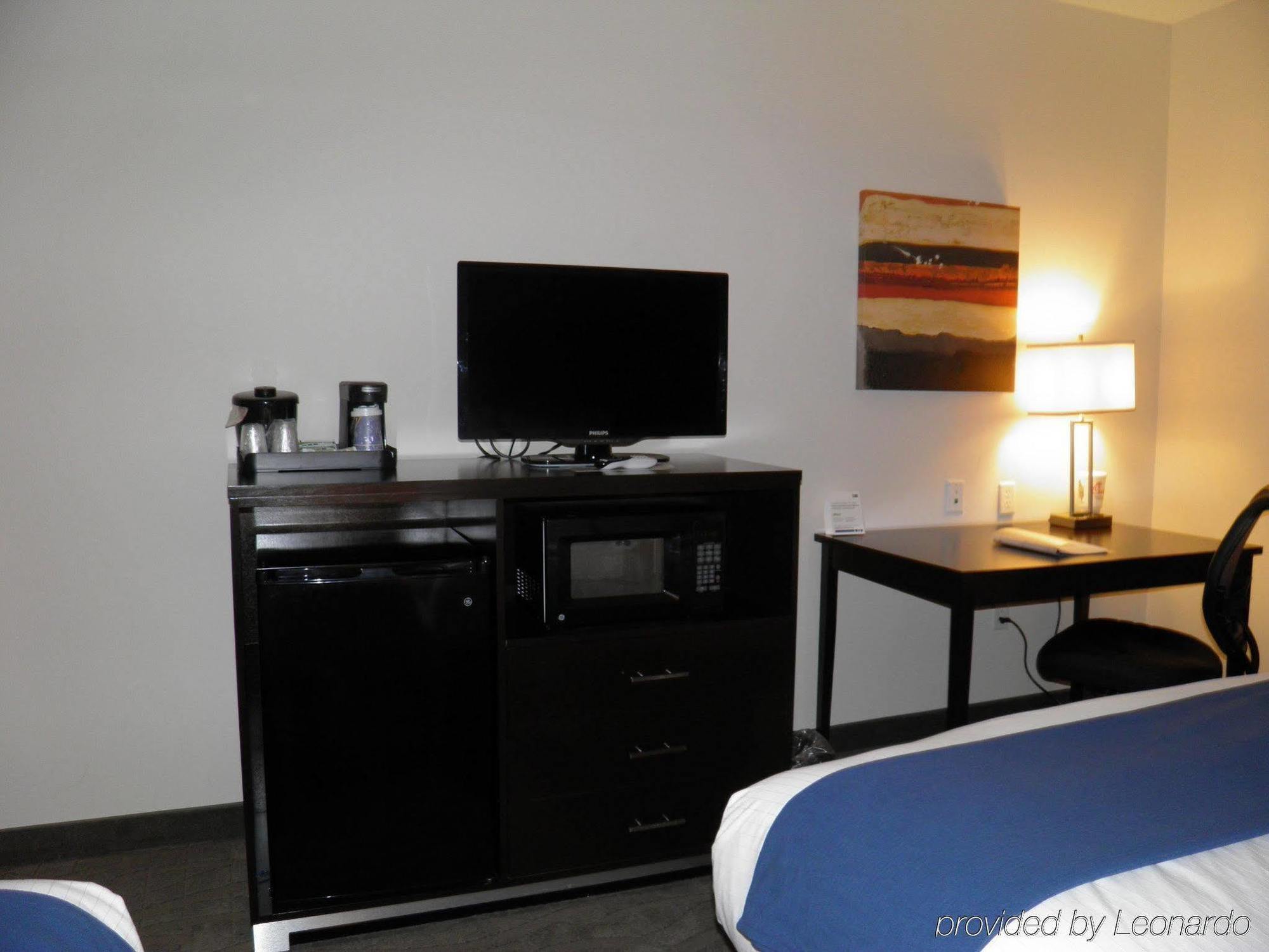 Holiday Inn Express & Suites Overland Park By Ihg Exteriér fotografie