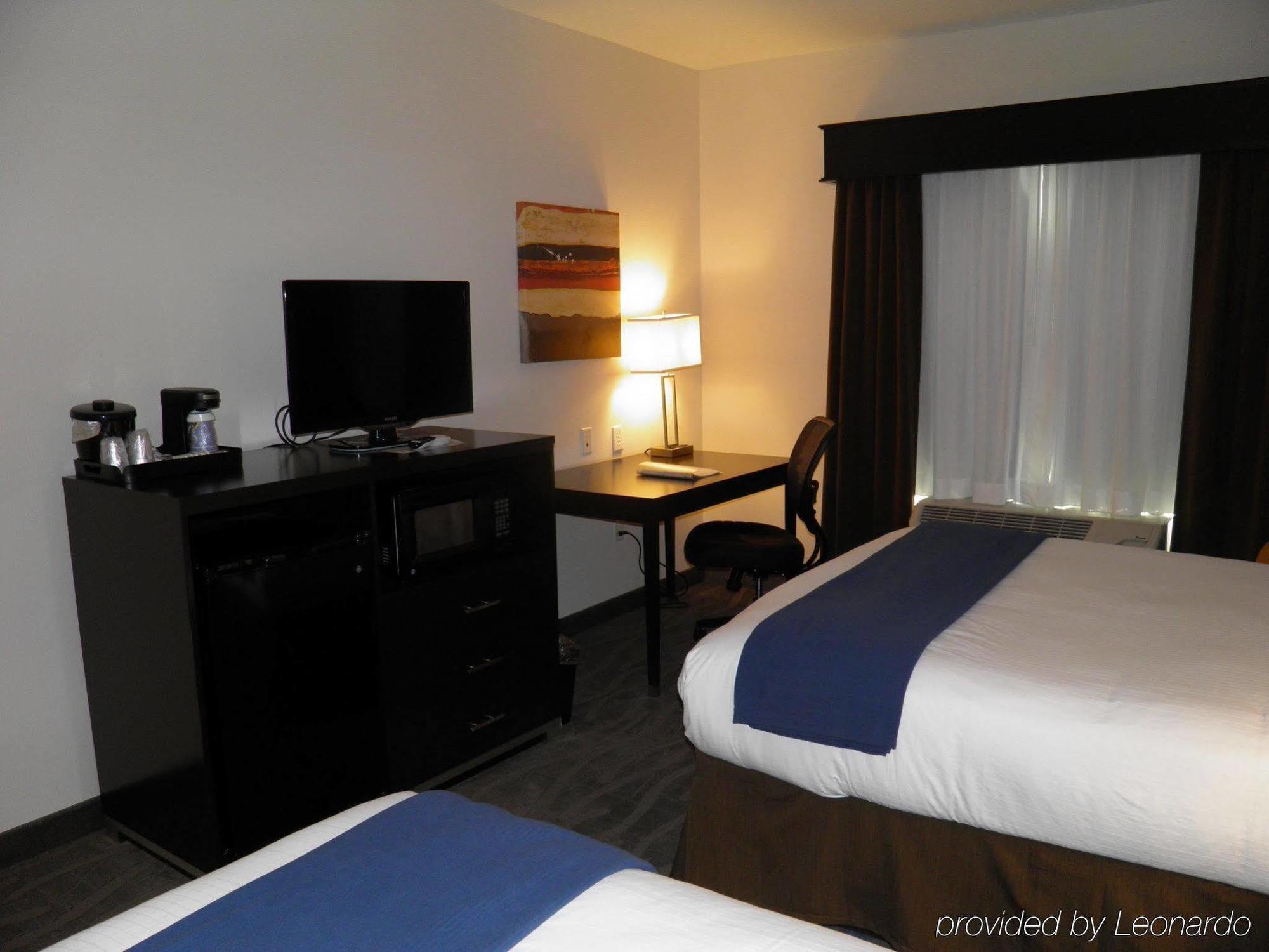 Holiday Inn Express & Suites Overland Park, An Ihg Hotel Exteriér fotografie