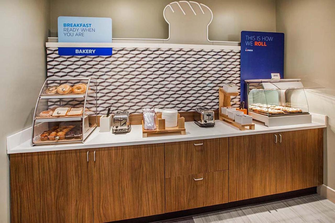Holiday Inn Express & Suites Overland Park By Ihg Exteriér fotografie